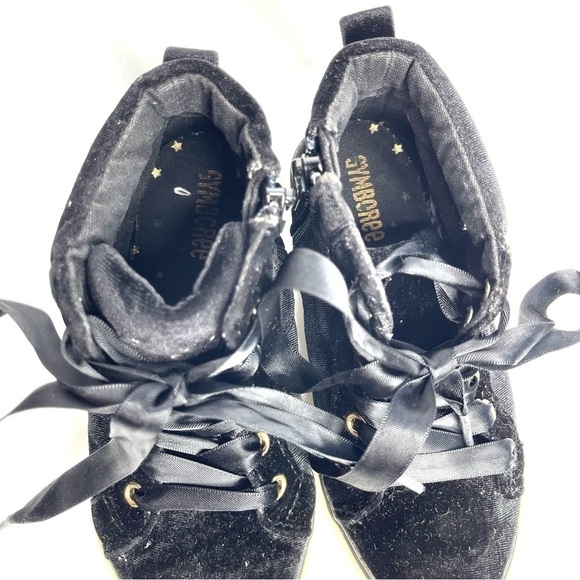 3/$20 ❤️ Gymboree Black Velvet High Top Sneakers US 12 Girls - Picture 6 of 9